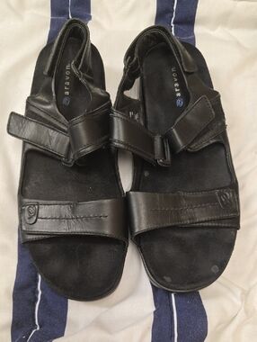 Aravon D Width Women Sandals